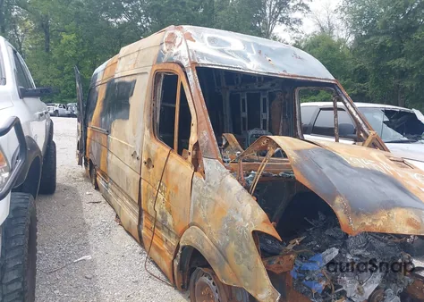 2011 Mercedes-Benz Sprinter 2500 High Roof z USA, uszkodzony, nr VIN WD3PE8CB9B5566170